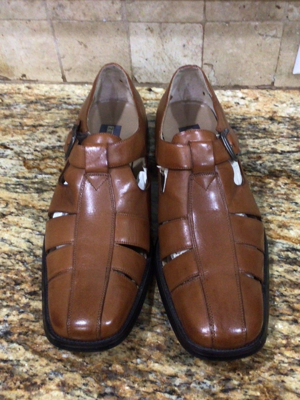 Zengara mens leather dress shoes. Size 11.5 M  great shape